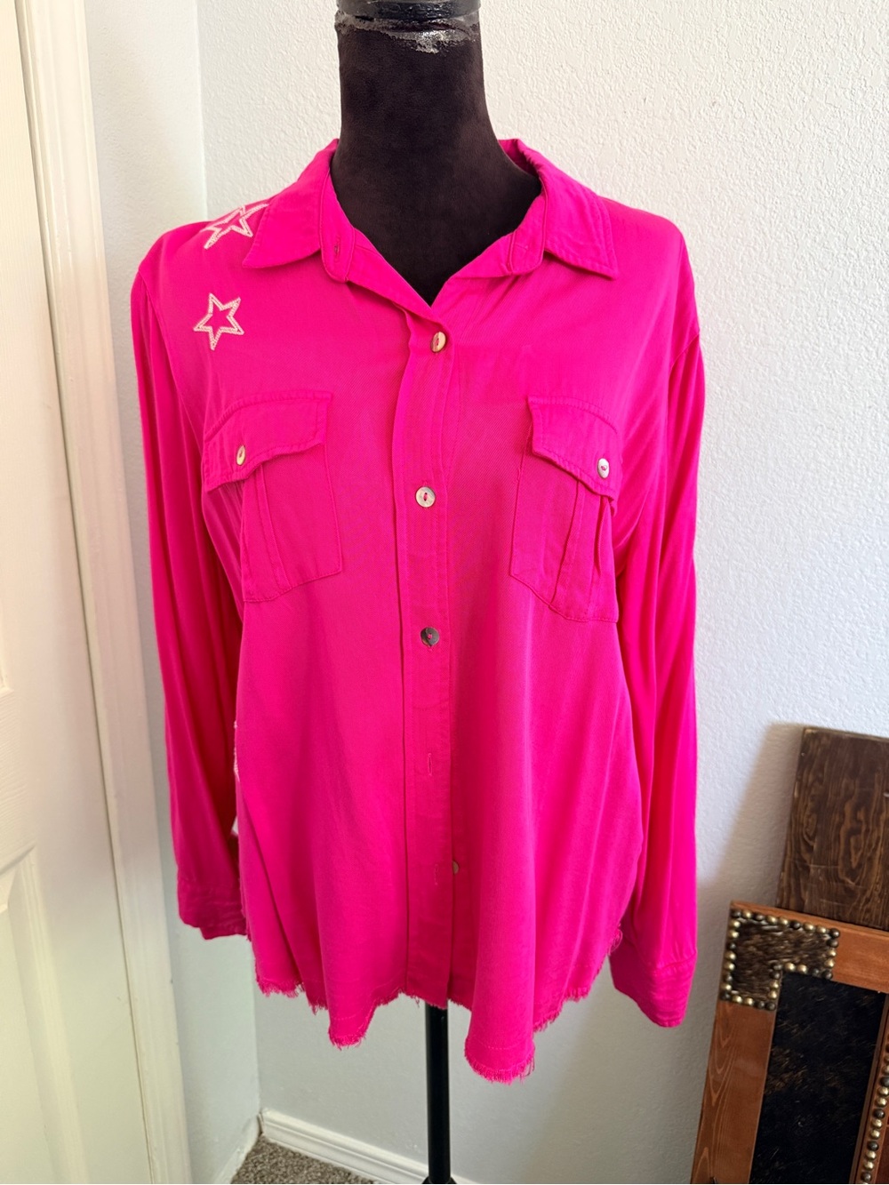 Women’s Fuchsia Button-Front Shirt with Star Embroidery